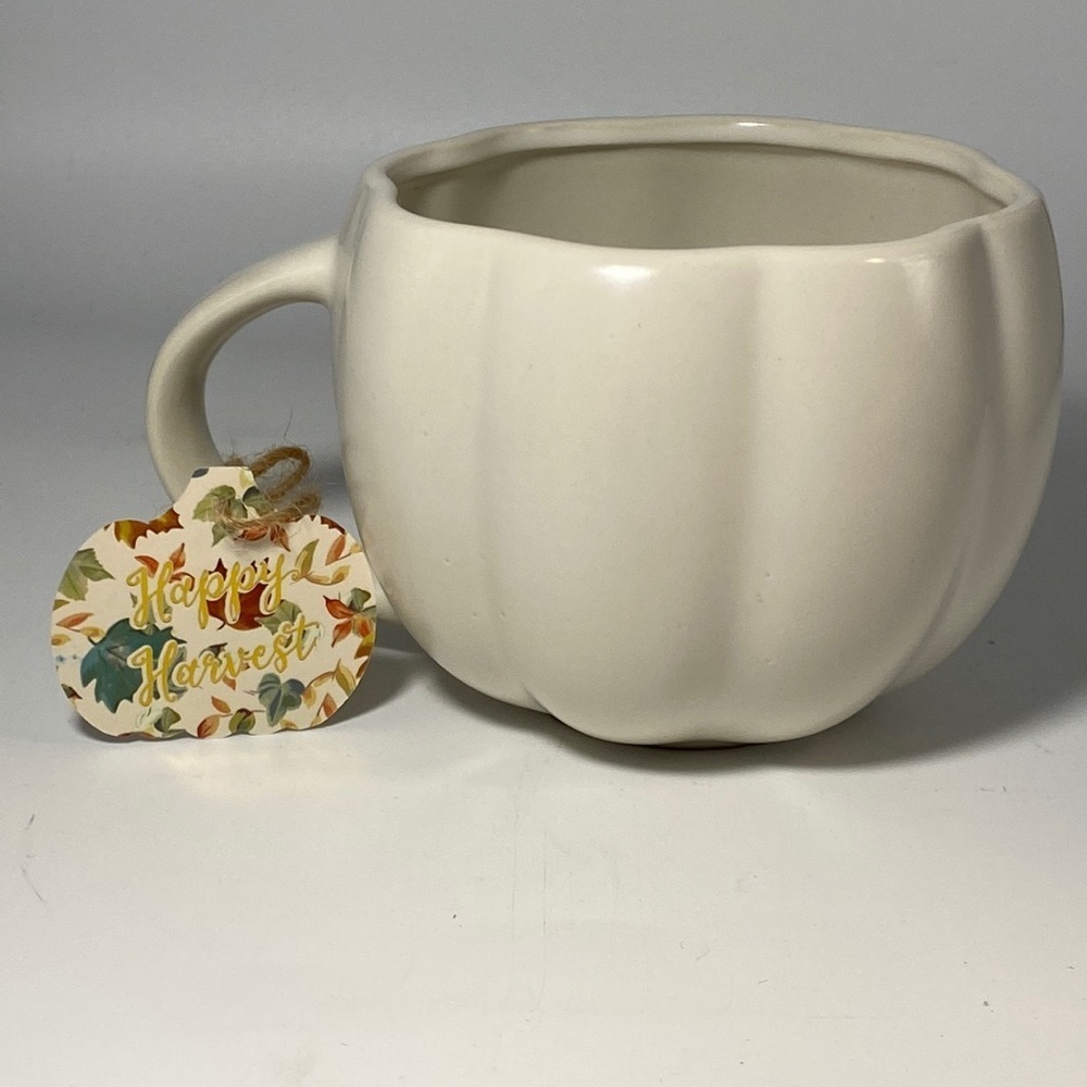 Pumpkin Mug 19 oz Off White NWT